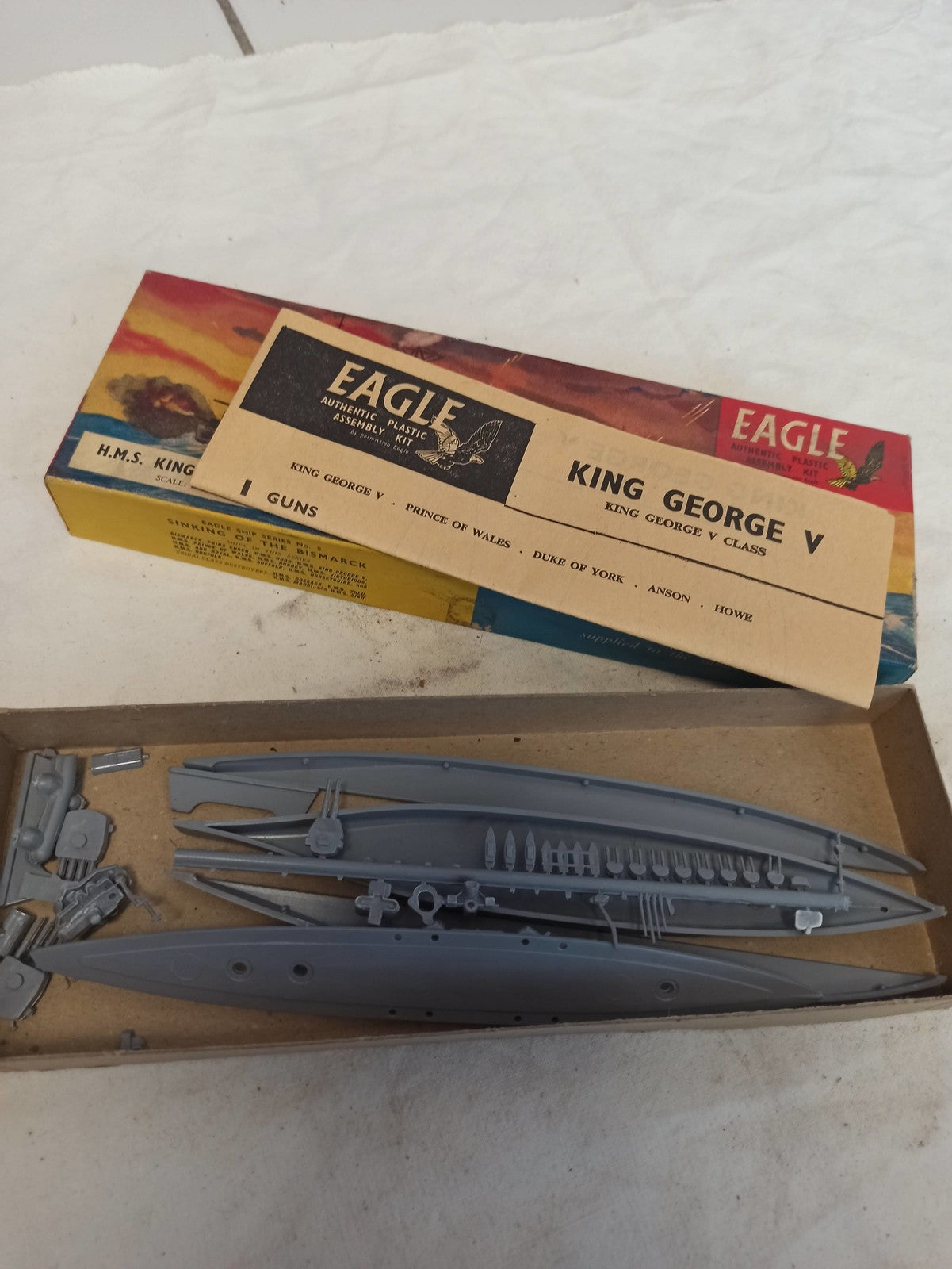 Maquette vintage Eagle HMS King George V ancienne, navire de collection rétro ra