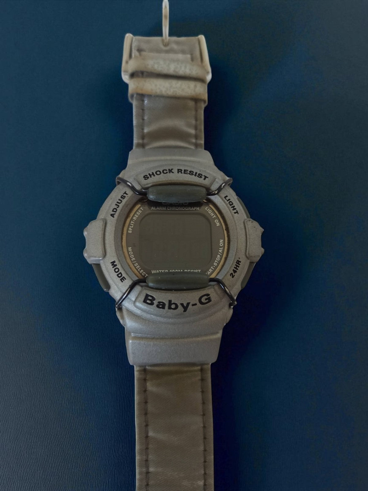 Montre Casio Baby-G vintage gris rétro homme, digital, modèle ancien à pile