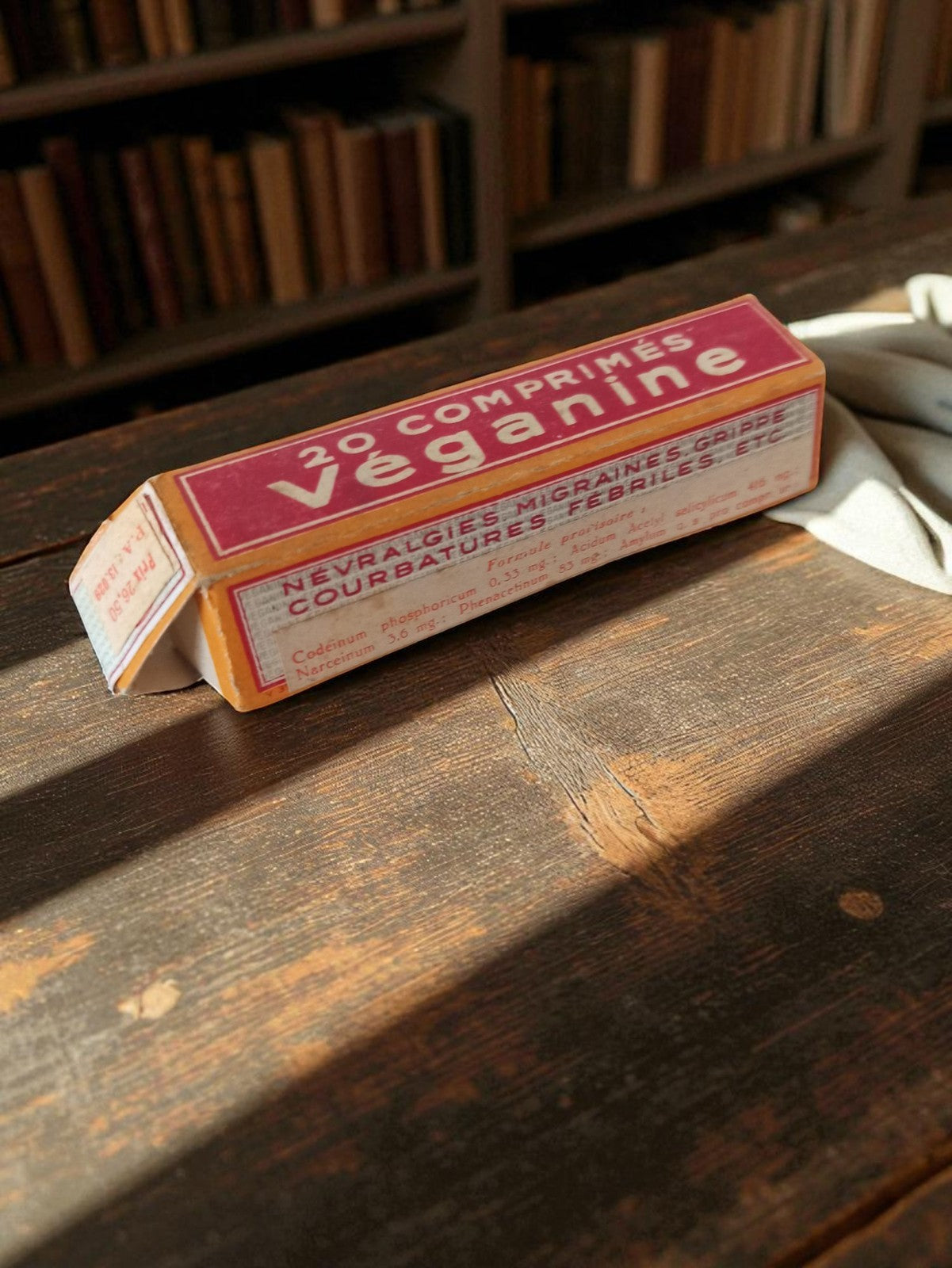 Petite boîte ancienne Véganine 20 comprimés vintage pharmacie publicitaire