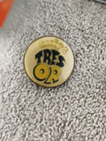 Pin's vintage CHIPS TRESOR rond pub années 90 jaune noir (Ref 6)