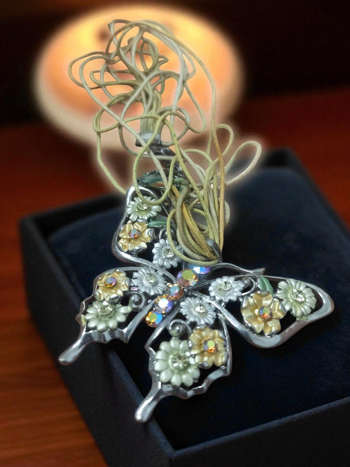 Collier papillon vintage fantaisie, pendentif rétro fleurs strass, bijou ancien