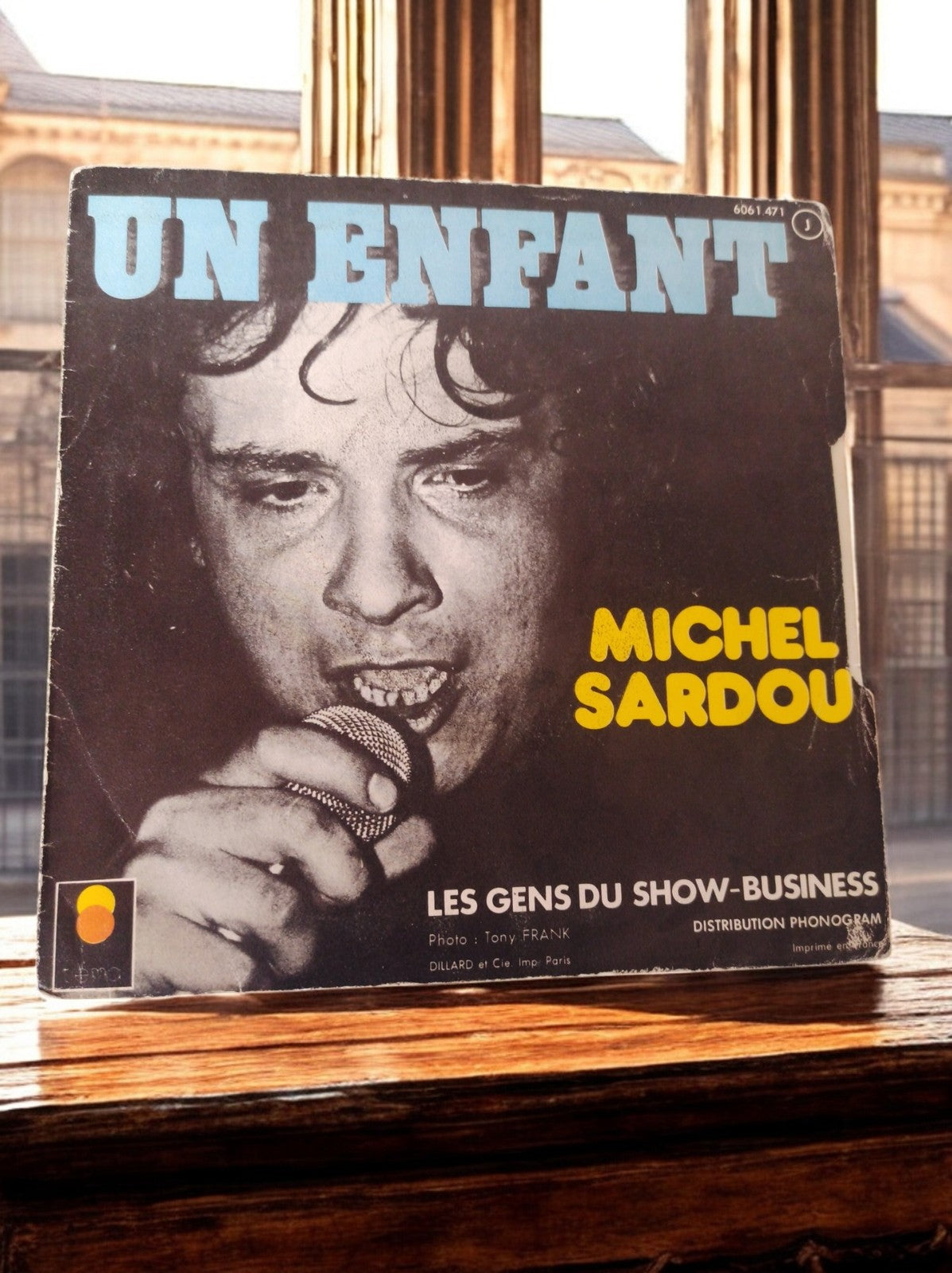 Disque vinyle 45T Michel Sardou Un Enfant Les Gens du Show-Business sleeve