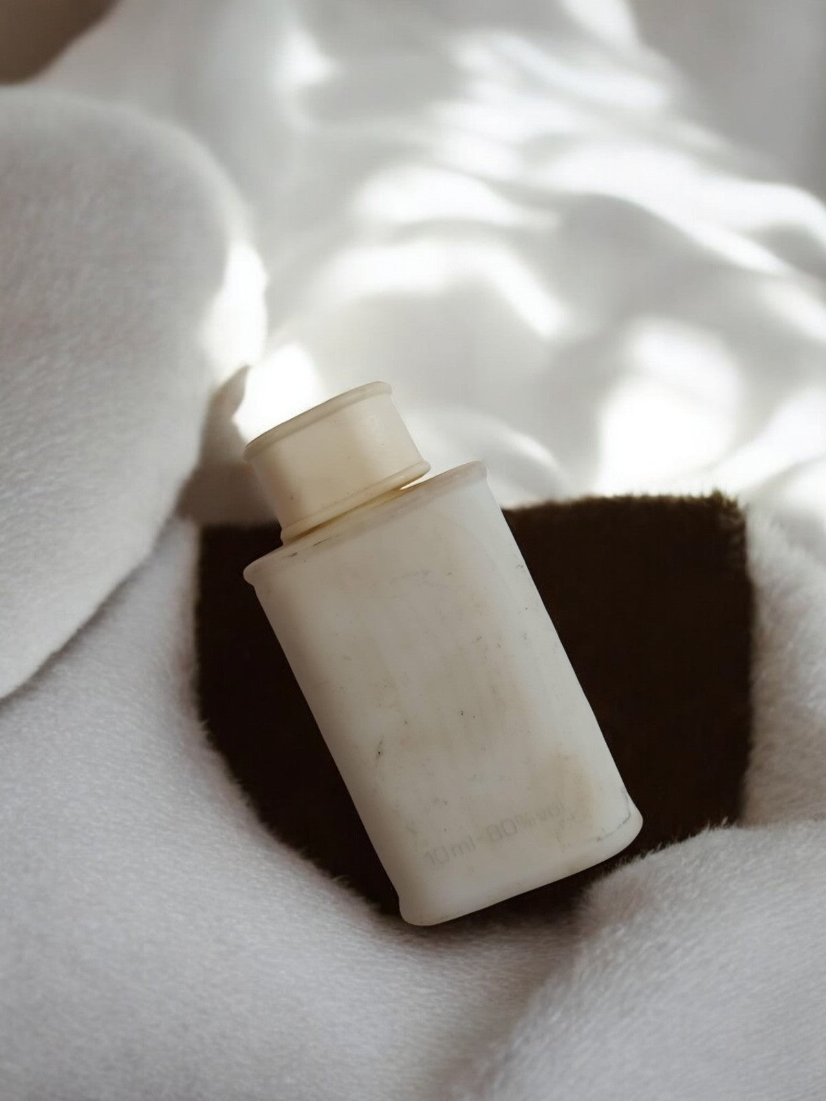 Miniature parfum vintage ancien flacon blanc déco rétro d'occasion 10ml