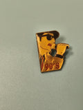 Pin's vintage 90's chanteur micro, émaillé rétro musique collection