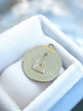 Médaille religieuse ancienne métal argenté Vierge dorée rétro vintage