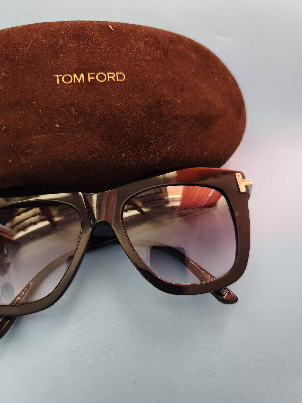 Lunettes de soleil Tom Ford Dasha TF 822 avec étui d'origine, accessoire élégant