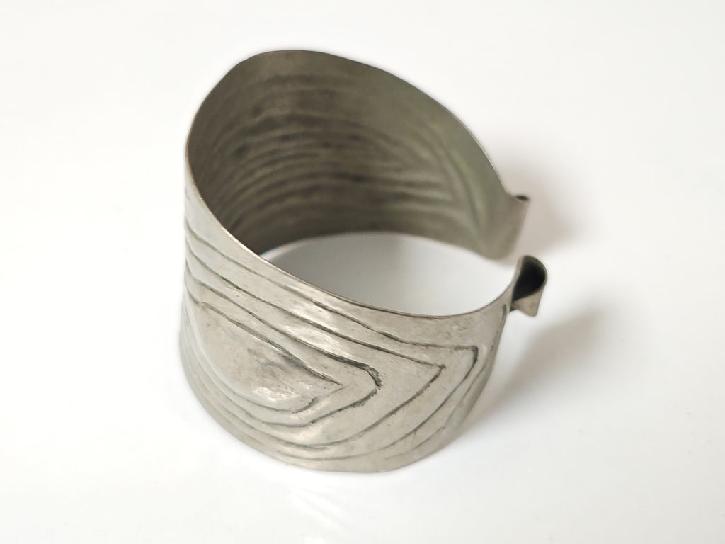 Bracelet ancien vintage large à vérifier, style rétro, métal argenté, collection