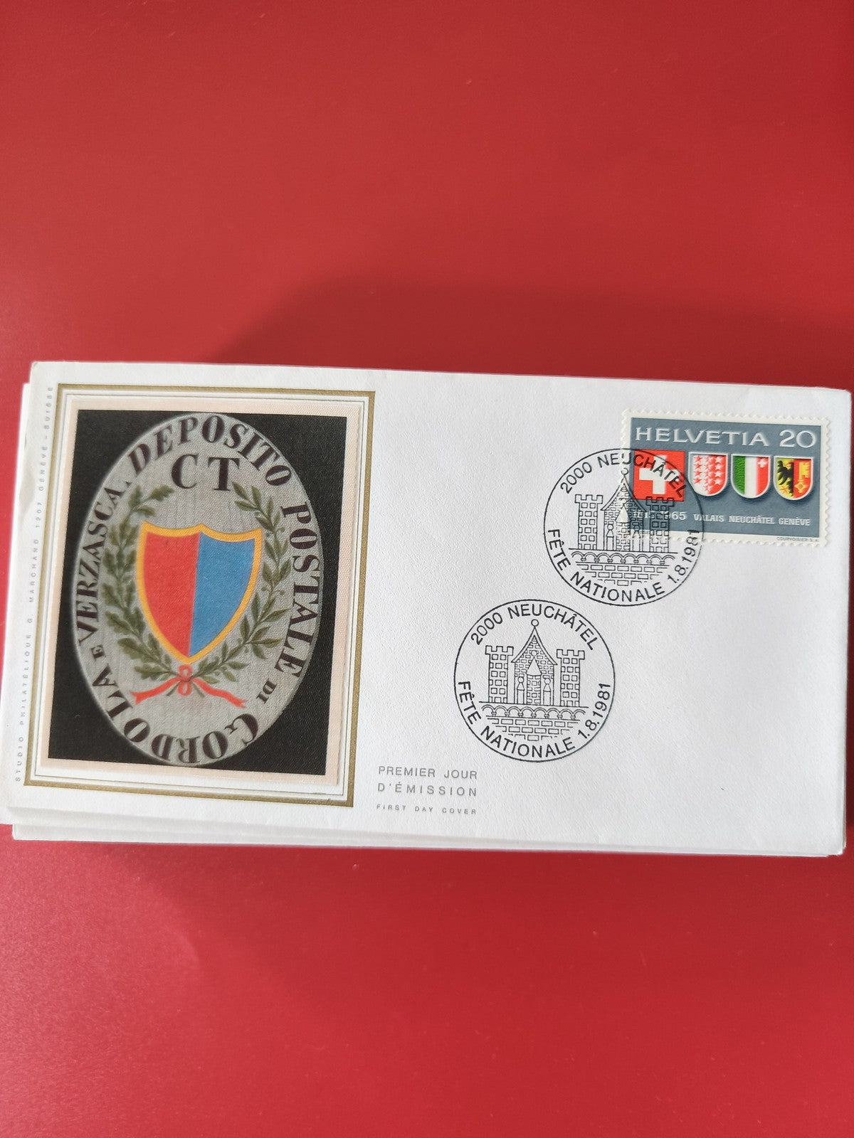 Enveloppe philatélie Suisse Premier Jour, blason coloré, timbre Helvetia 20