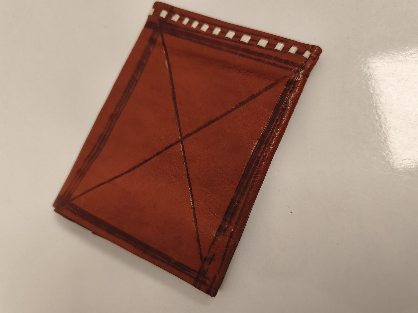 Portefeuille ancien cuir marron motif floral rétro vintage brodé main