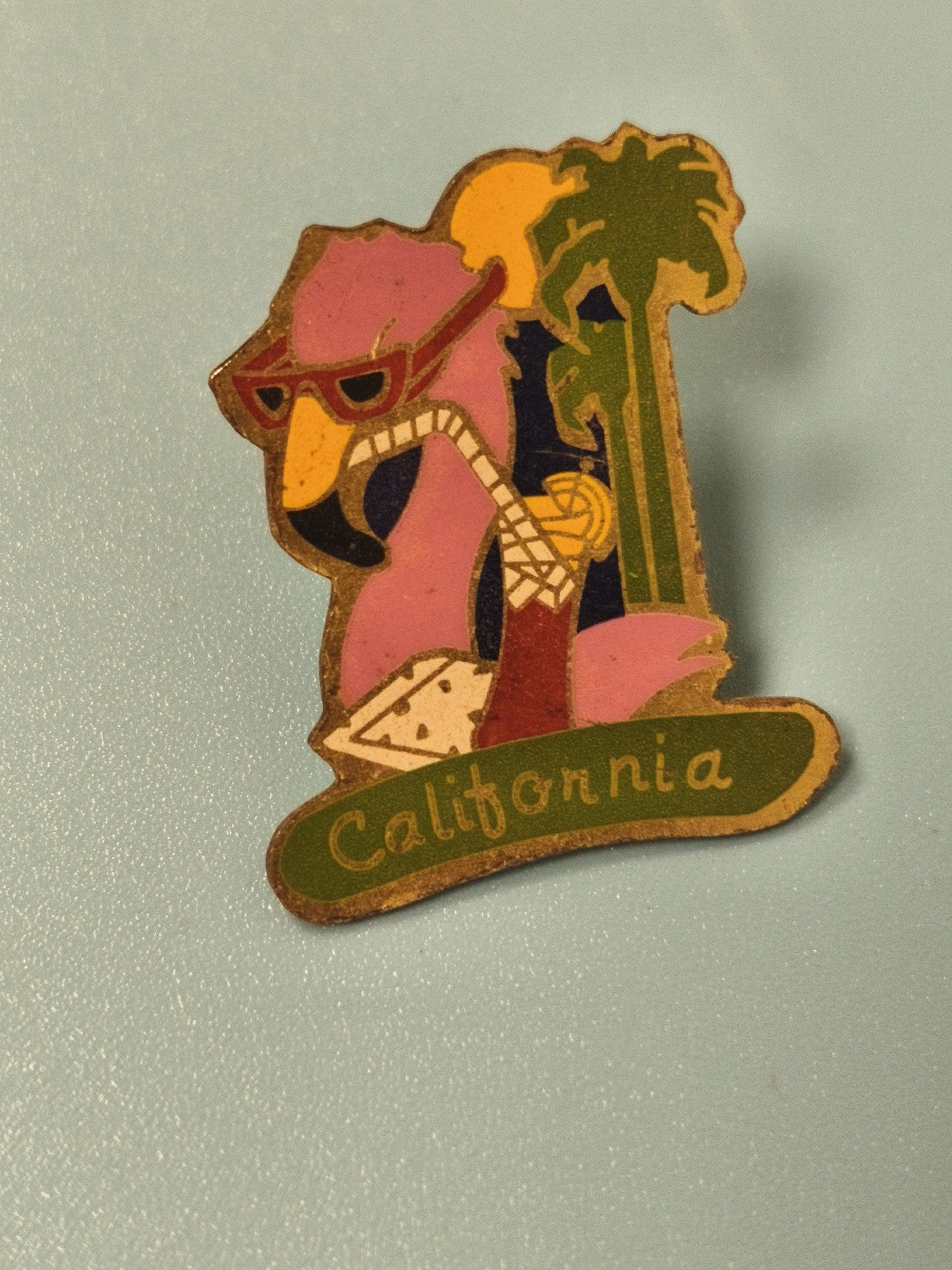 Pin's vintage California flamant rose palmier rétro années 80 style vacances