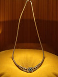 Collier vintage doré motif central strass rétro, bijou fantaisie années 80