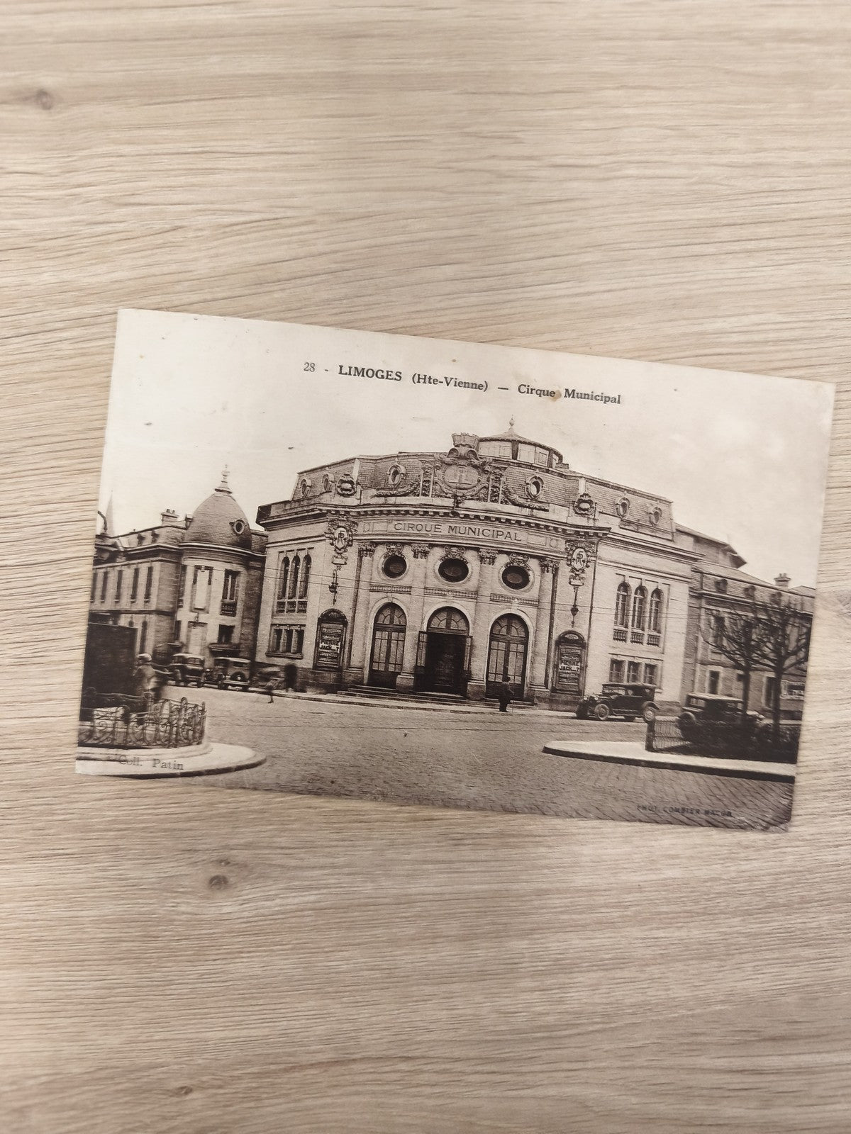 Ancienne carte postale Limoges Cirque Municipal, photo noir et blanc rétro
