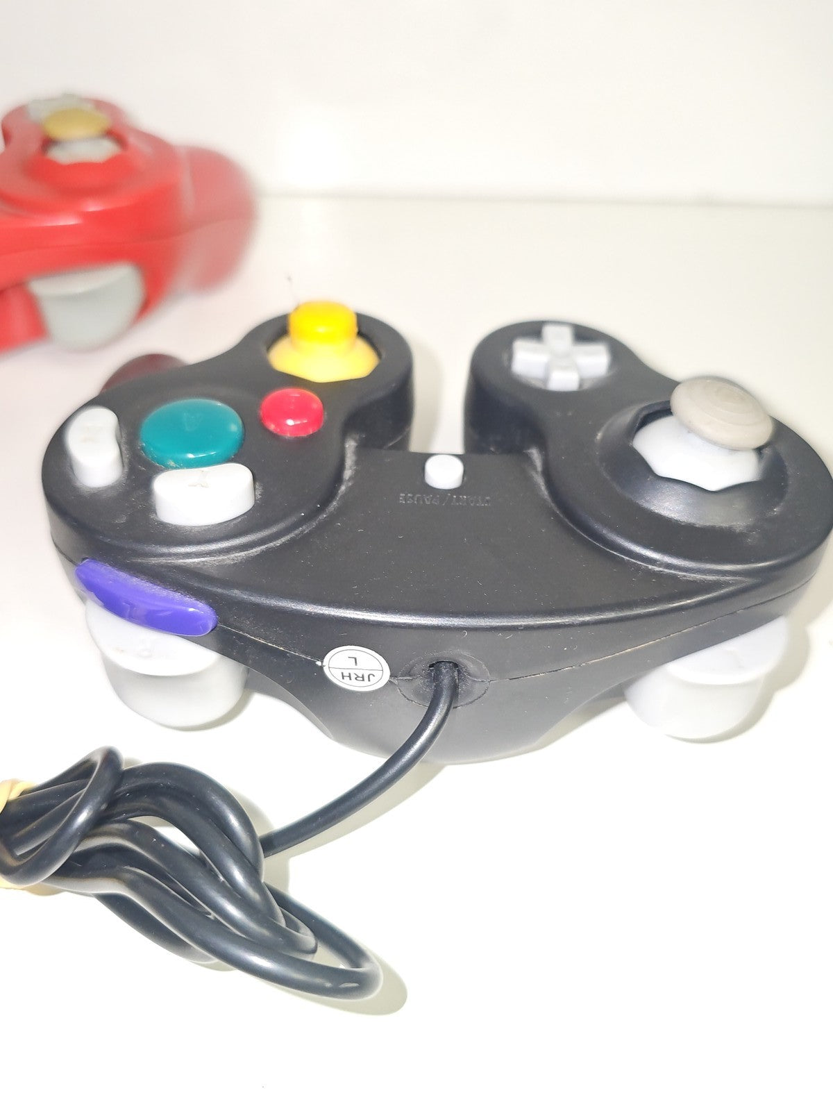 Lot 3 manettes filaires compatibles Gamecube génériques non testées en l'état