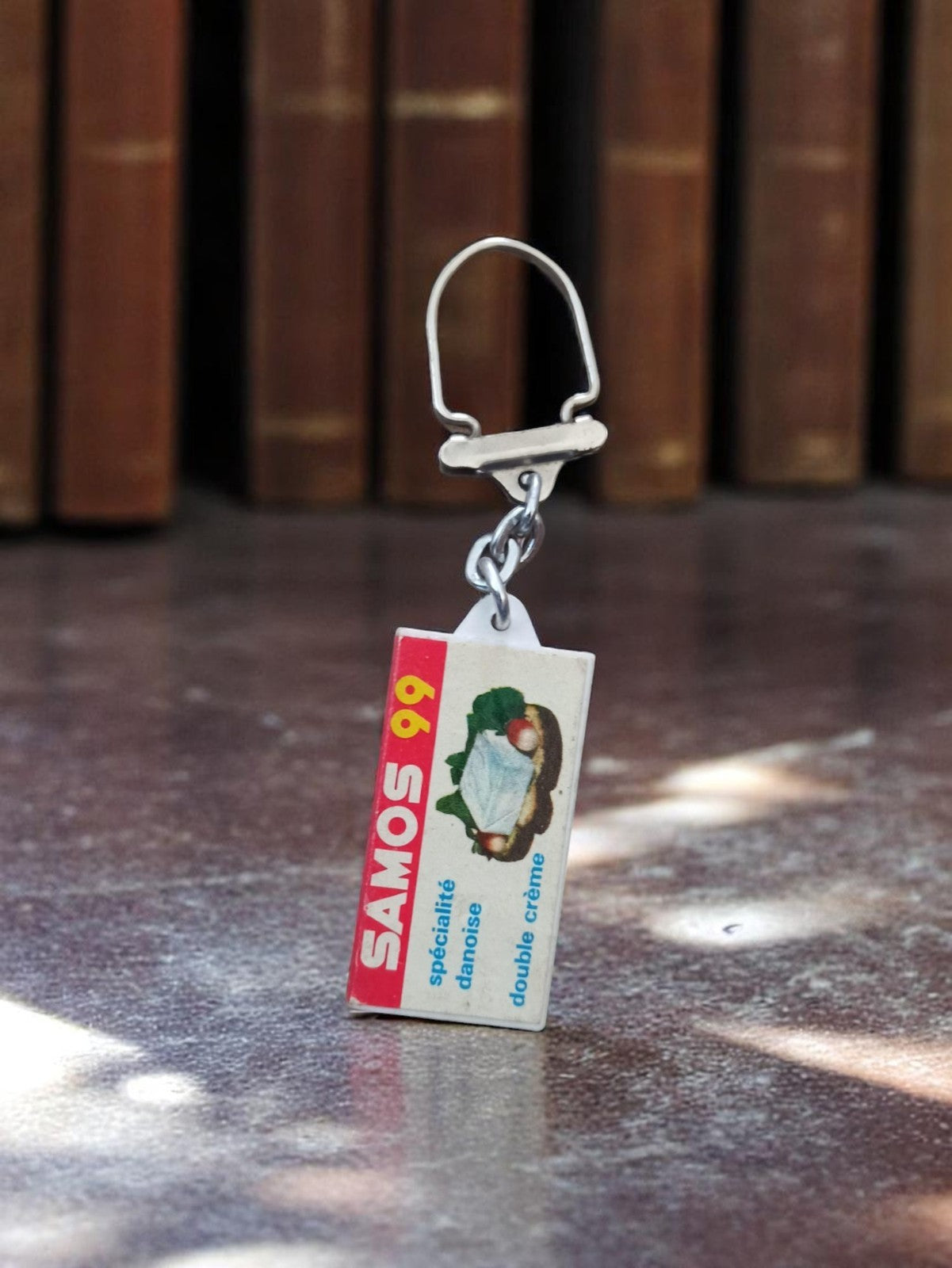Porte-clés publicitaire vintage SAMOS 99 métal spécialité danoise rétro années 7