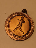 Médaille sport athlétisme finition dorée coureur relief décoration