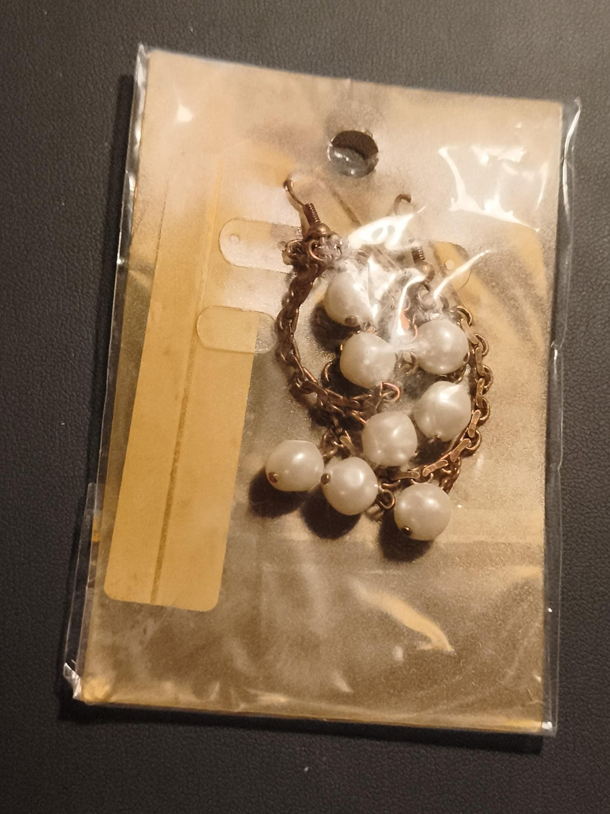 Boucles d’oreilles vintage pendantes perles blanches deadstock rétro