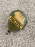 Pin's vintage ballon PACIFIC voilure dorée vert émaillé badge rétro (Ref 4)