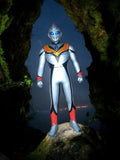 Figurine Ultraman Evil Bandai vintage argentée rouge noire rétro Japon
