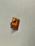Vintage pin's BOINOT rectangulaire design animalier jaune rouge collection