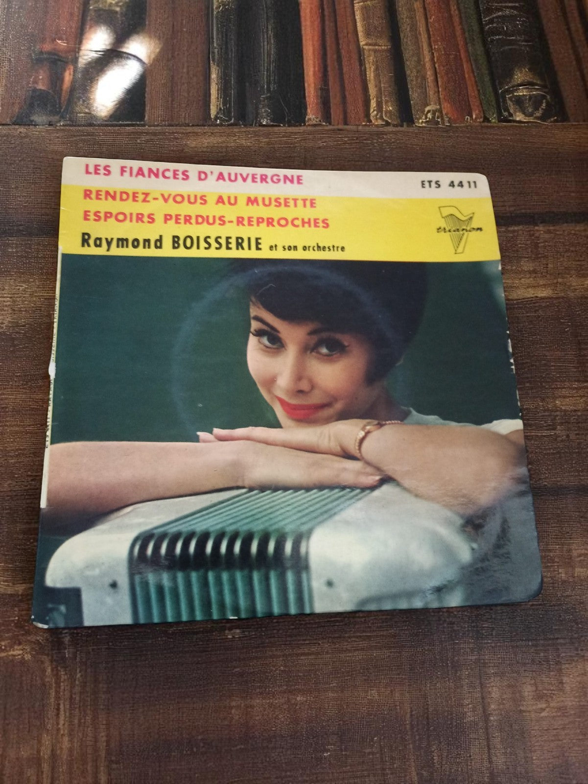 Disque vinyle 45T Raymond Boisserie Les Fiancés d?Auvergne vintage pochette phot