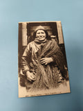 Carte postale ancienne animée pêcheur, photo noir et blanc, filet, vintage