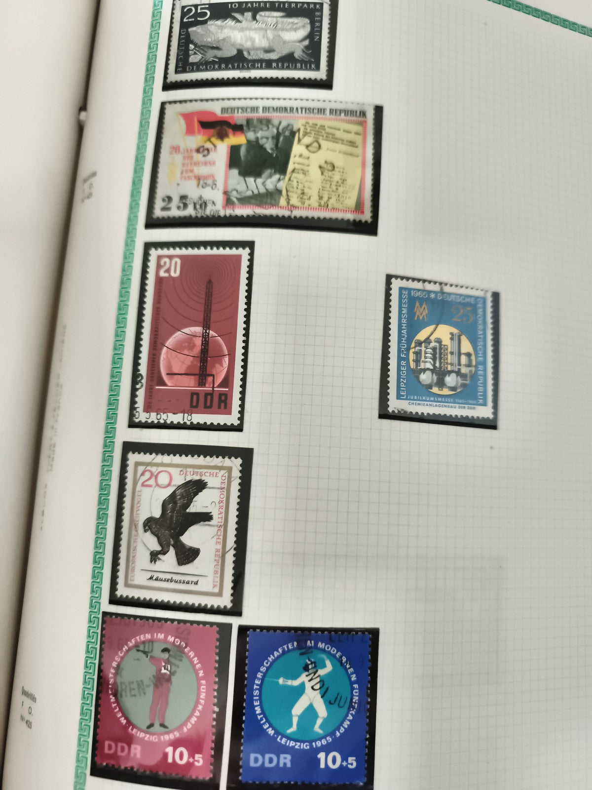 Timbres DDR Allemagne de l’Est thématiques sport animaux monuments