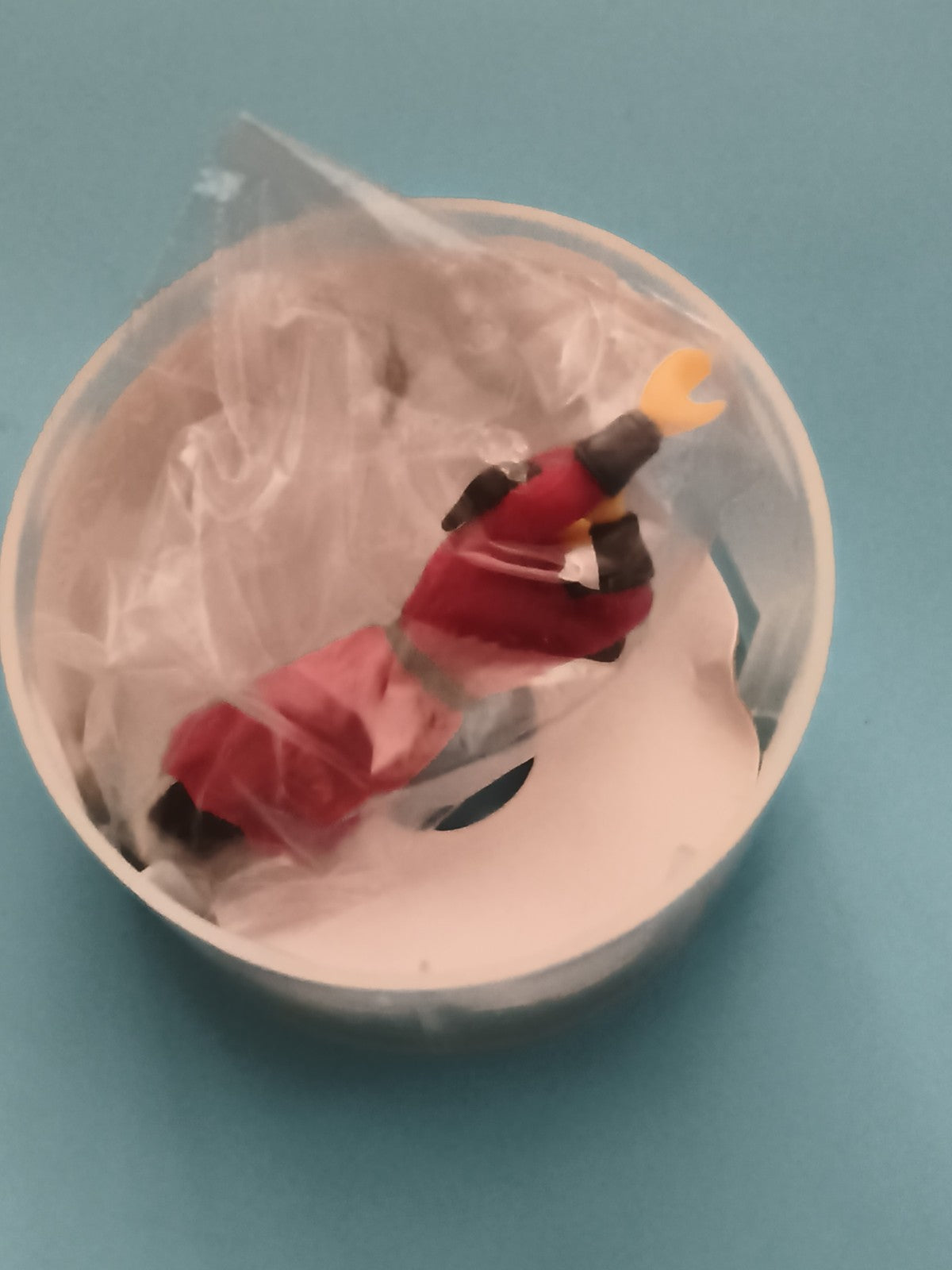 Figurine Street Fighter rouge capsule jouet articulée loose
