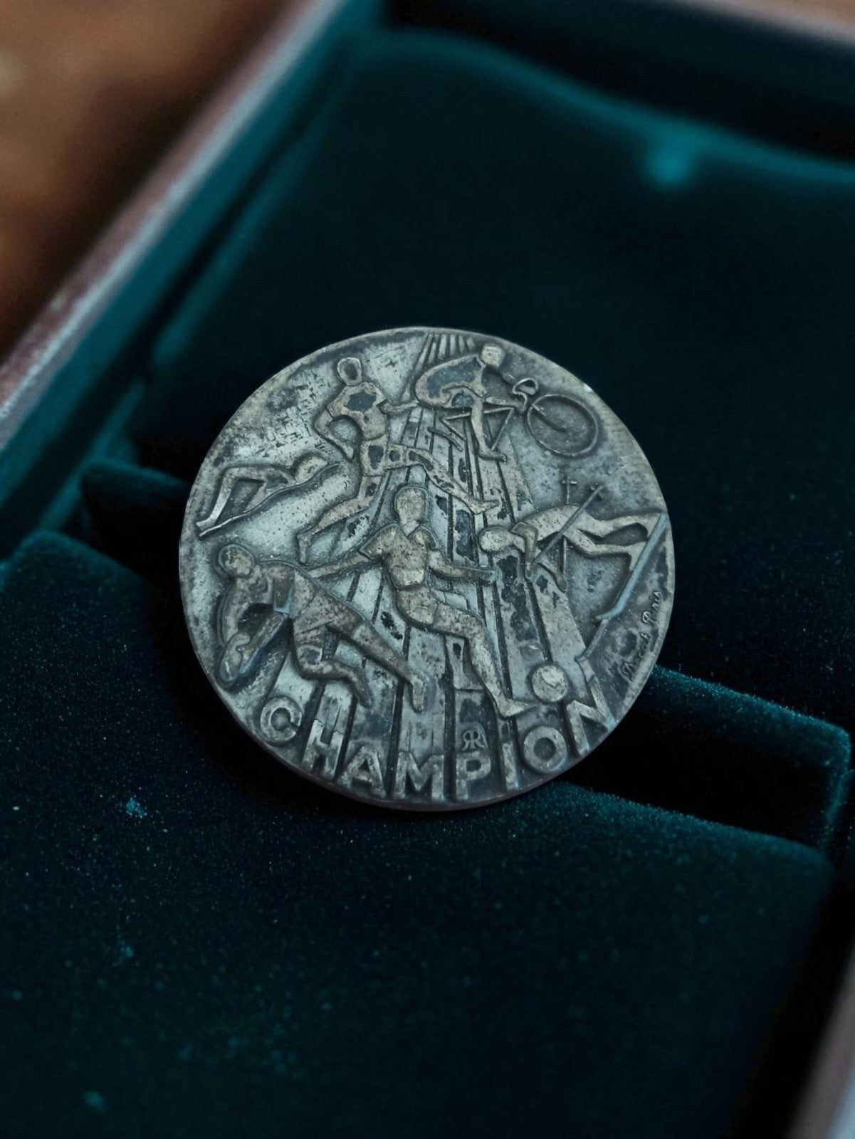 Médaille ancienne sport multi-épreuves vintage CHAMPION athlétisme rétro