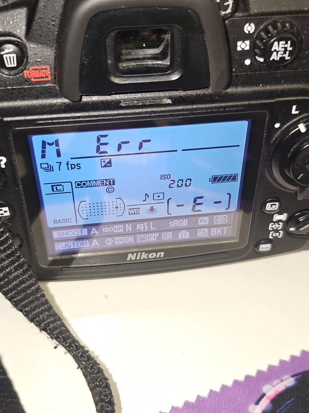 Nikon D300s Reflex numérique en panne (ERR) vendu sans batterie ni chargeur