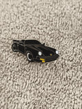 Pin's vintage voiture noire sport émaillé, style rétro auto (Ref 3)
