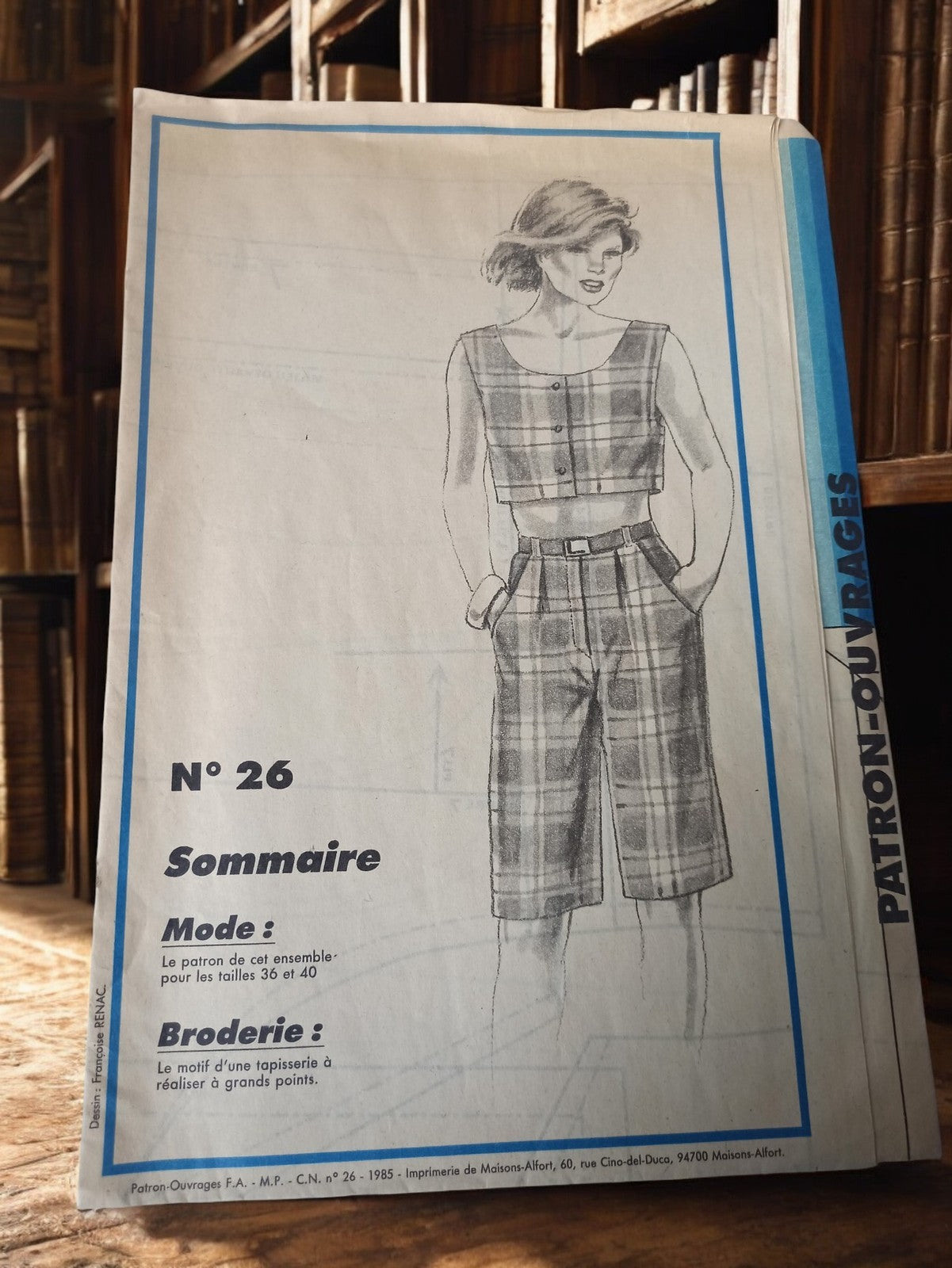 Vintage 1985 sewing pattern N°26, retro top and shorts set, sizes 36-40