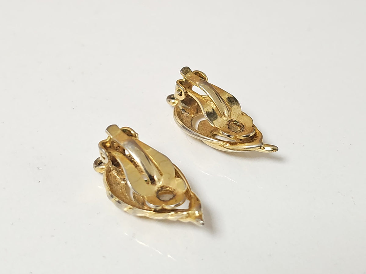 Paire de boucles d?oreilles anciennes vintage rétro pour collection ou cadeau or