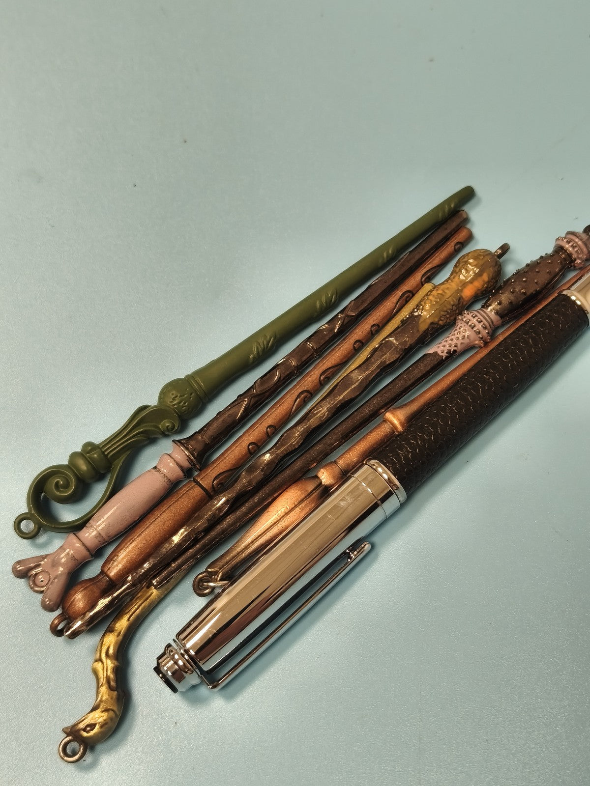 Lot accessoires anciens pour stylos vintage collection, pièces détachées rétro