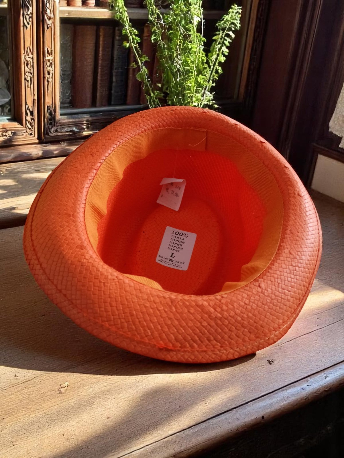 Chapeau trilby vintage orange en papier tressé rétro accessoire années 60