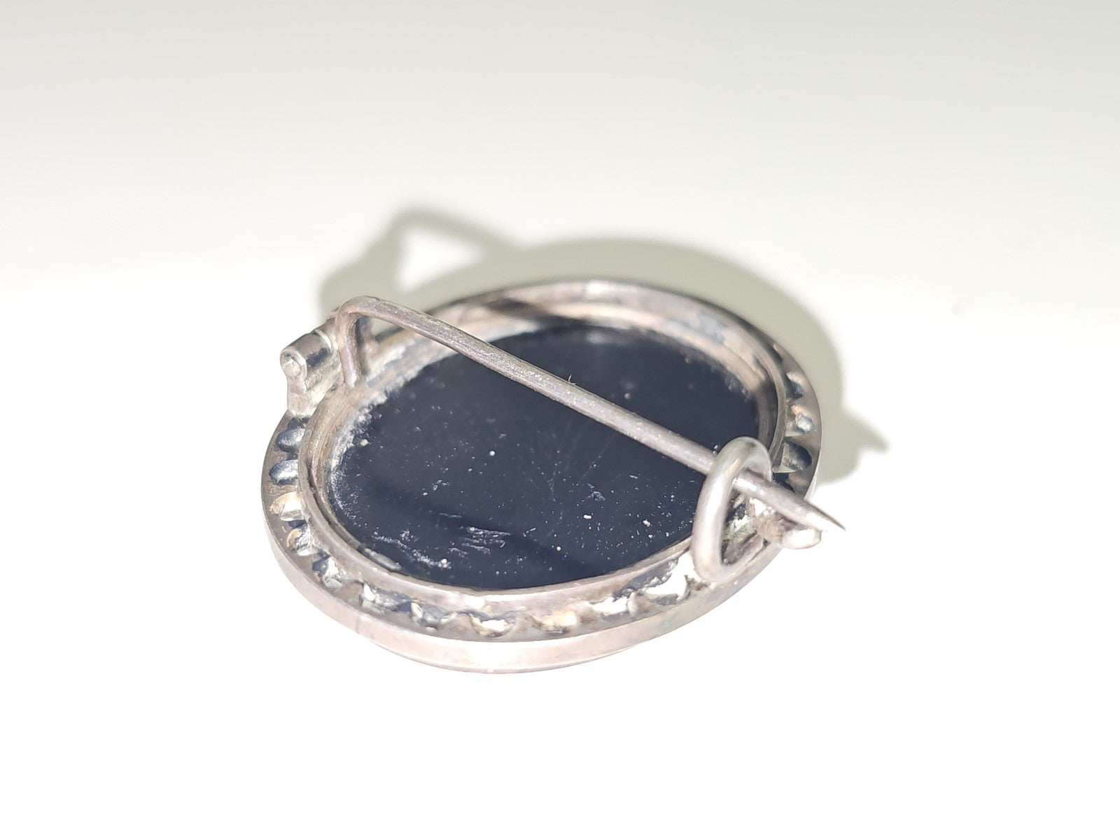 Broche ancienne micro mosaïque argent XIXe siècle vintage rare bijou rétro colle