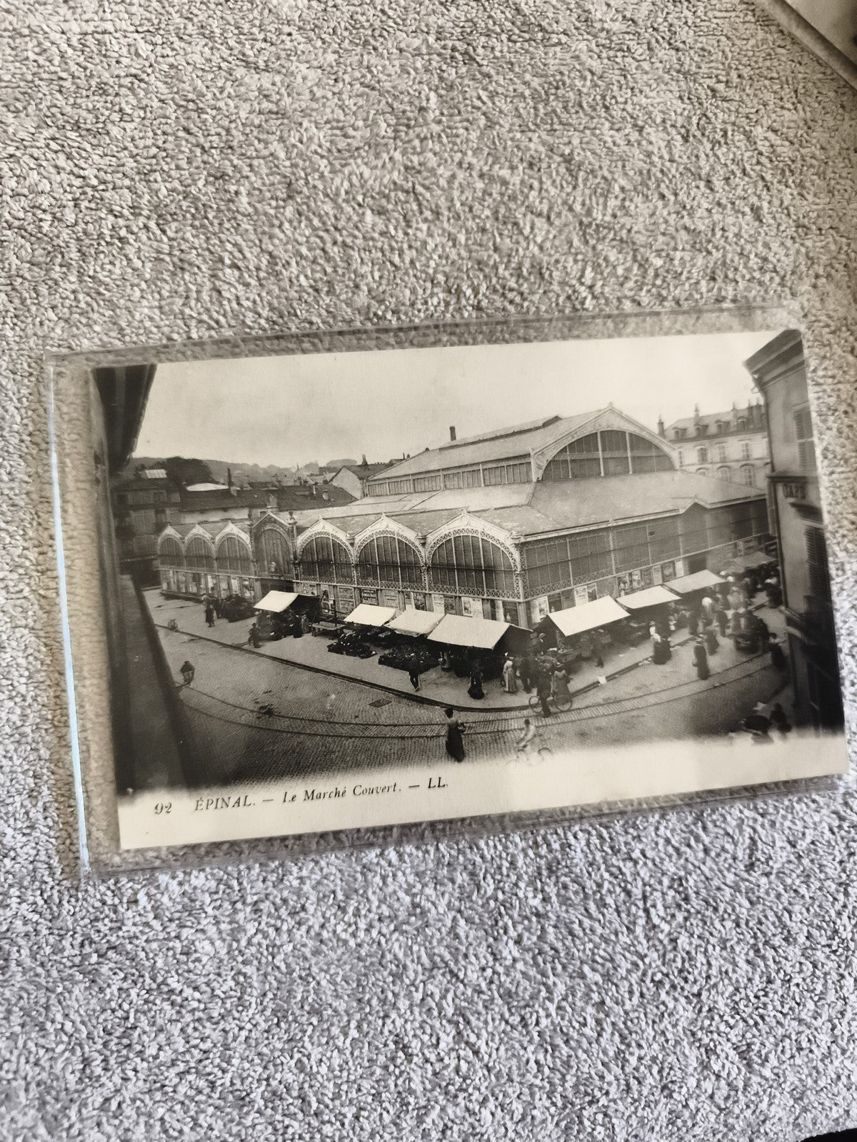 CPA Épinal Le Marché Couvert LL carte postale ancienne photo France
