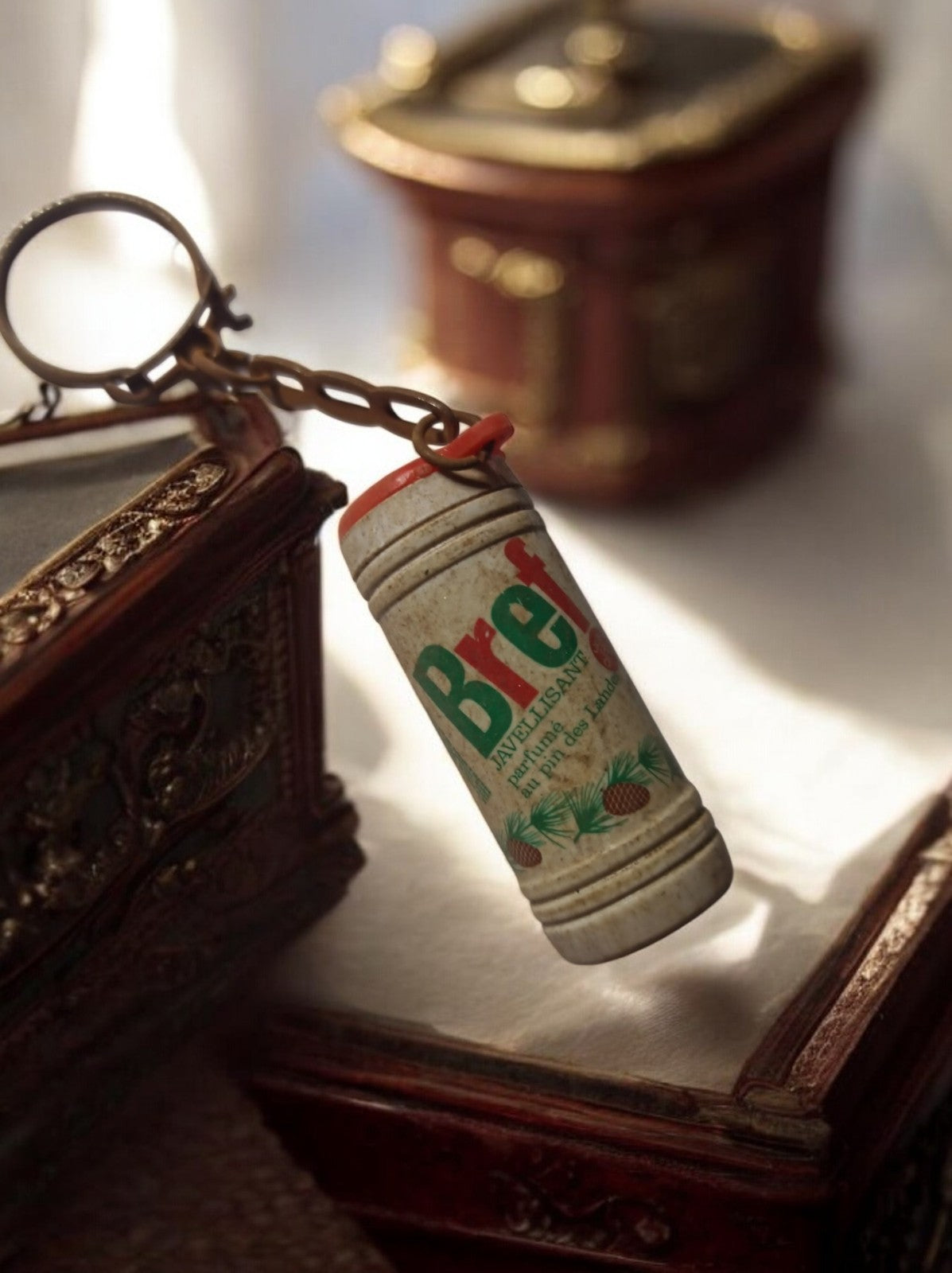 Porte-clés publicitaire vintage Bref ancien bidon pin, porte-clefs rétro