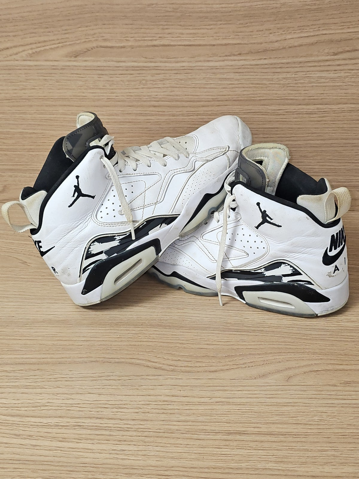 Baskets Nike Air Jordan MVP homme blanc noir pointure 42 sneakers sport occasion