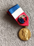 Médaille d'honneur du travail ancienne ruban tricolore République Française
