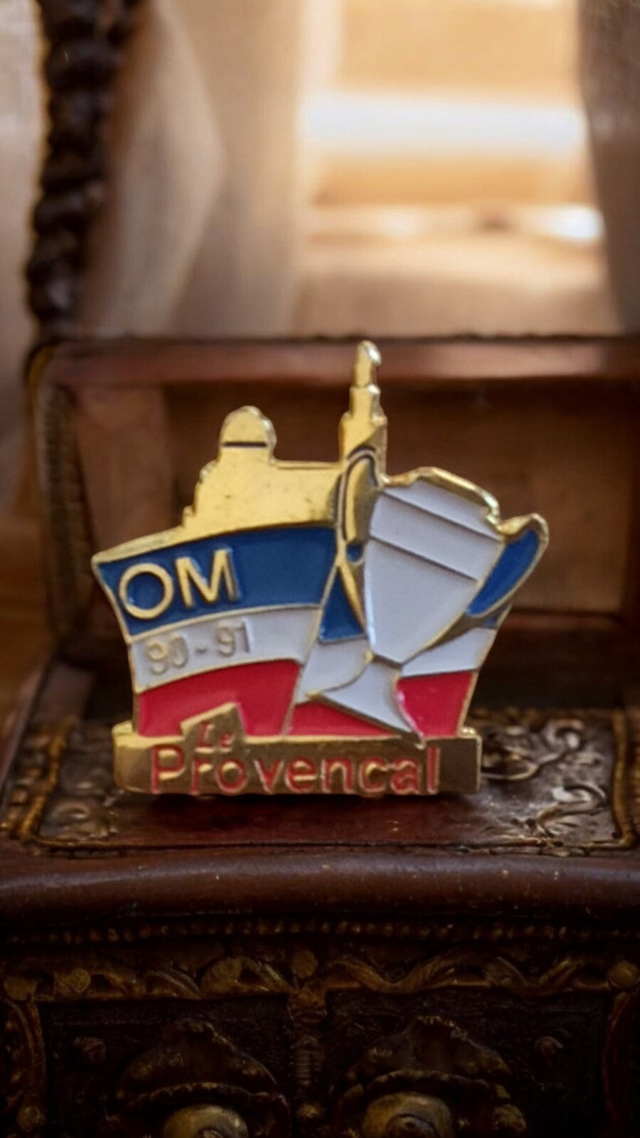 Vintage OM 90-91 Olympique Marseille Provençal tricolor football pin