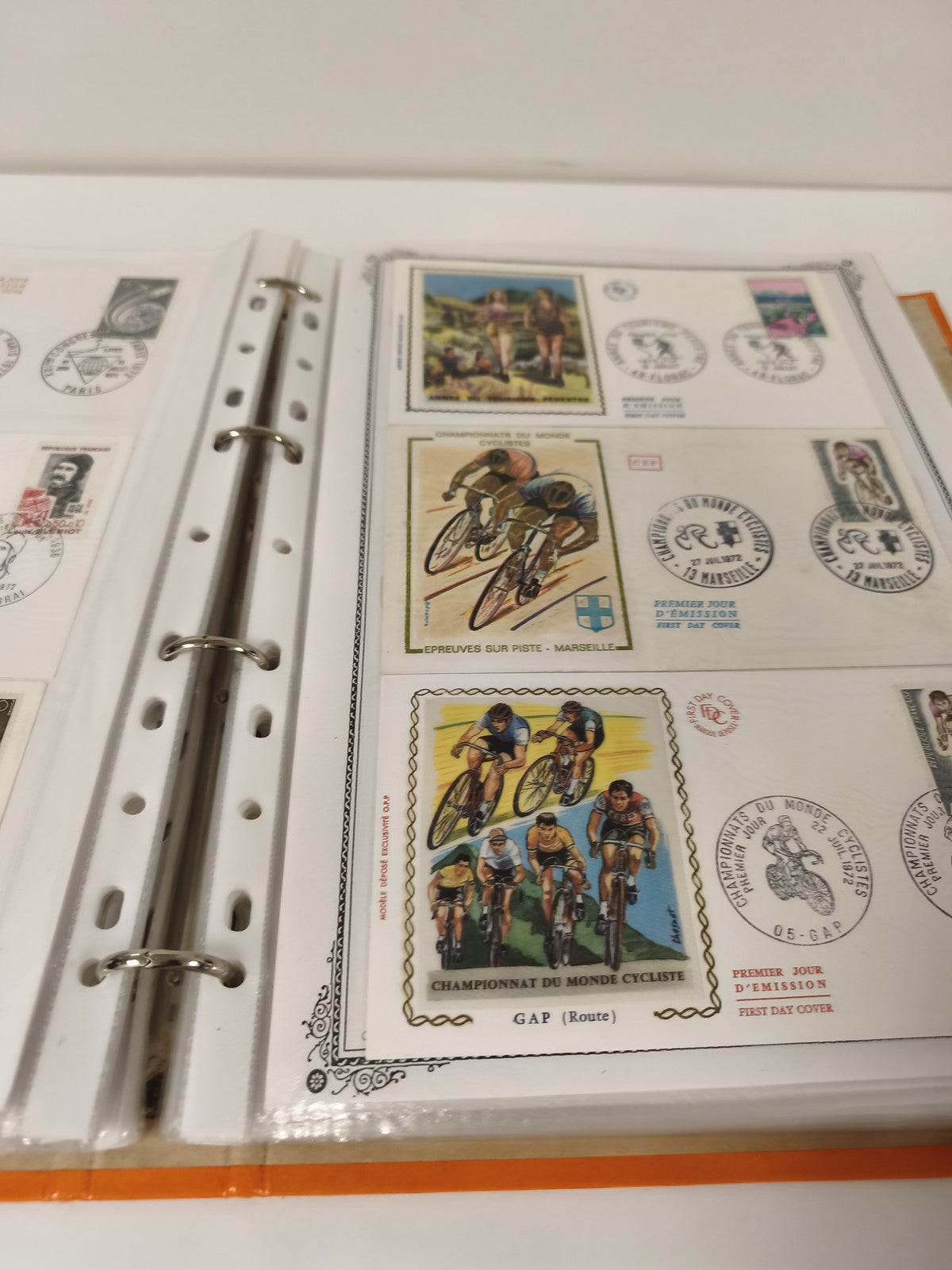 Lot enveloppes FPD timbrées France, thématique Poste et Ballons, album inclus