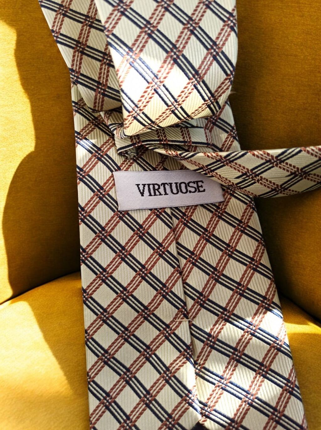 Cravate vintage motif tartan crème bleu marron | Élégant accessoire Virtuose