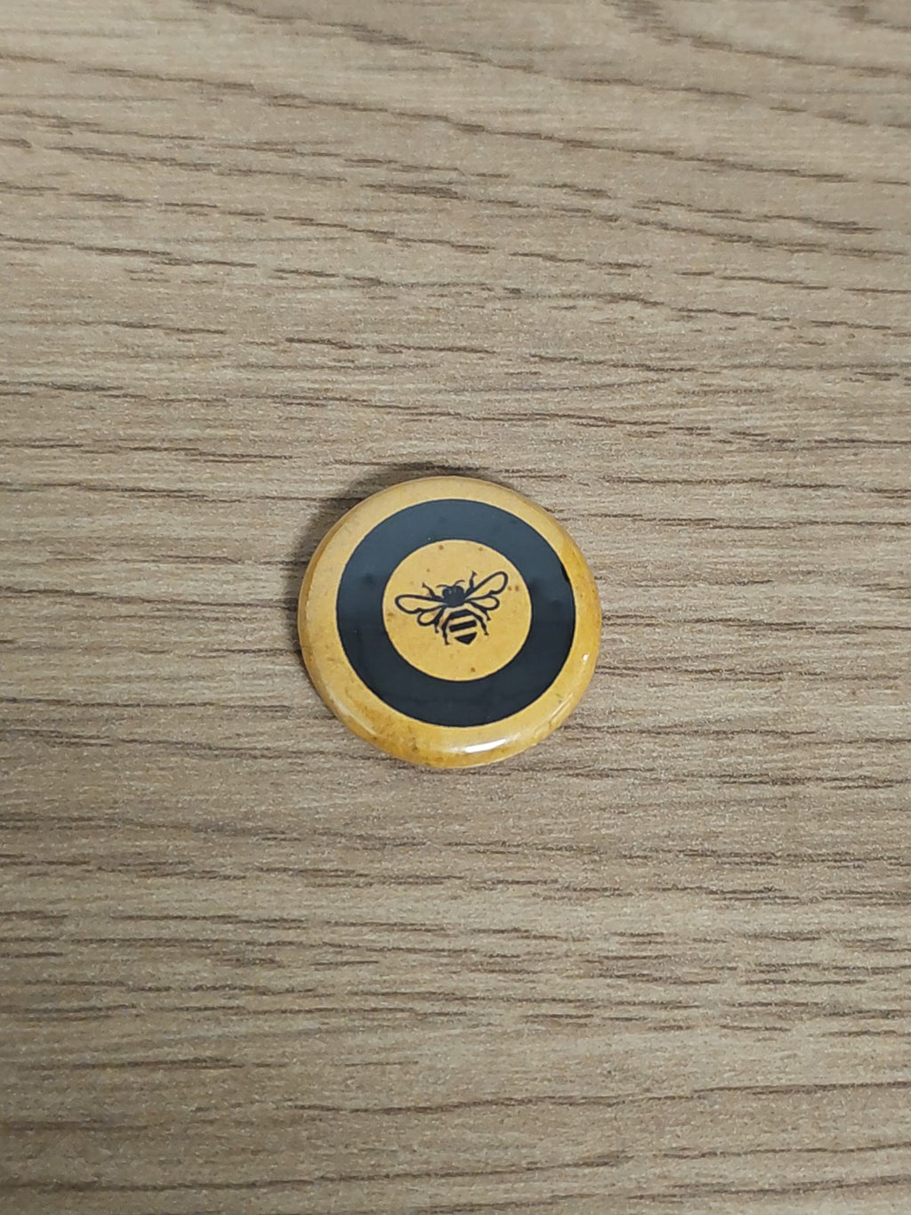 Pin's vintage écusson Manchester Bee doré rare, collection badge rétro UK