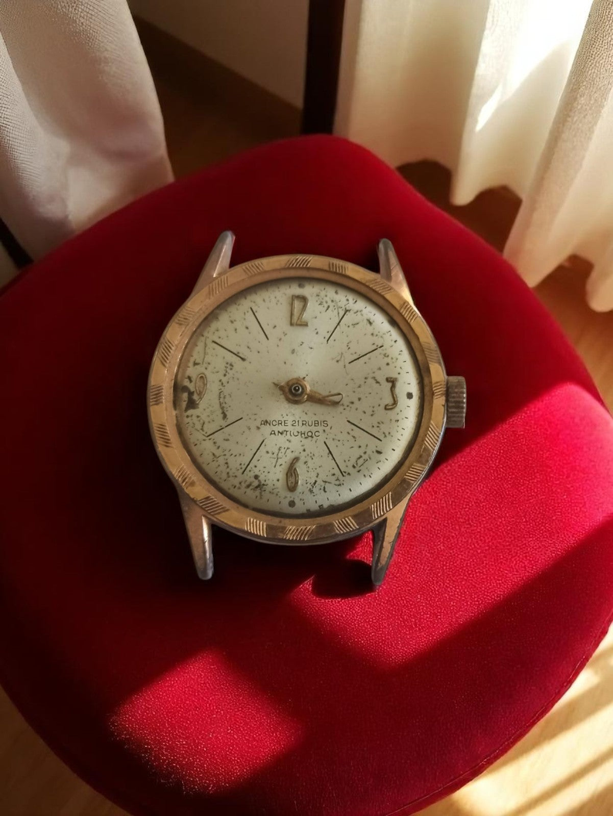 Montre mécanique vintage femme cadran patiné à restaurer années 50