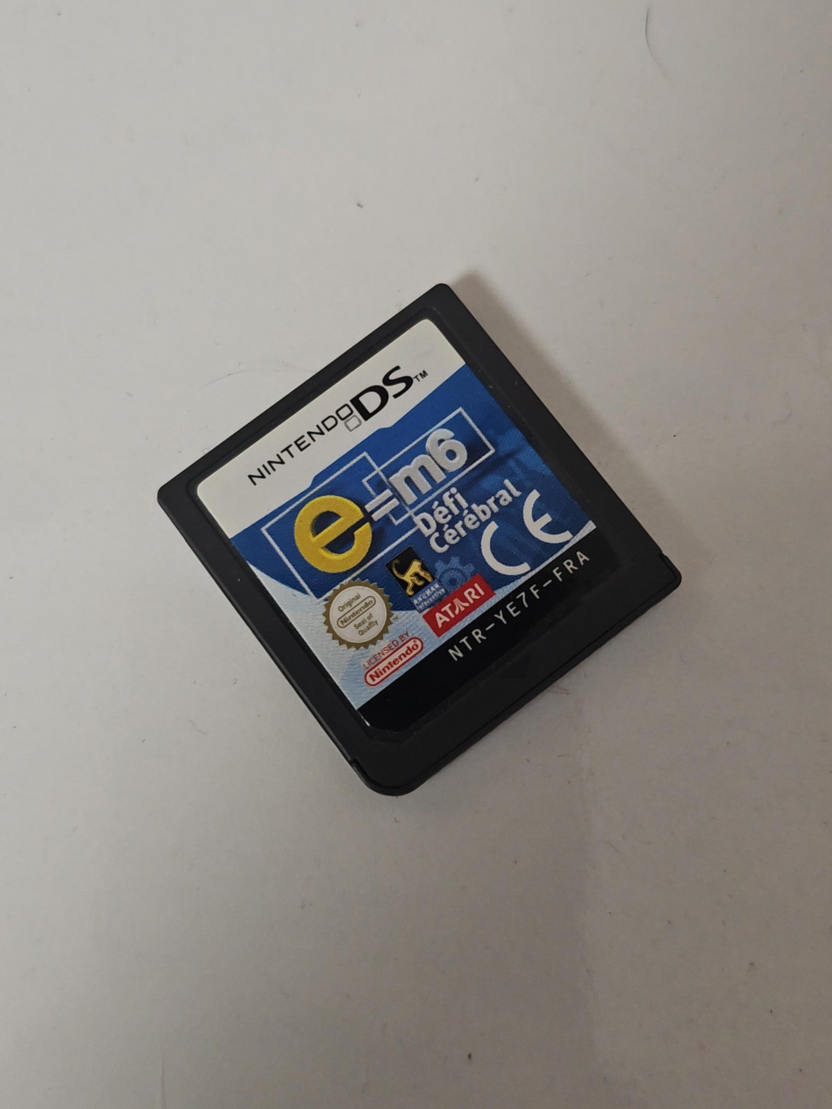 Jeu éducatif Nintendo DS e=m6 ? Apprentissage et divertissement portable