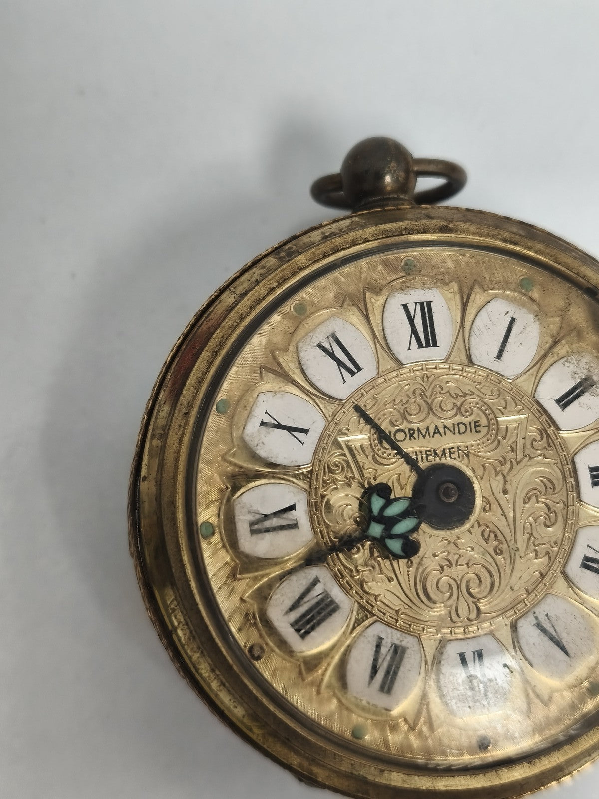 Réveil ancien NORMANDIE à restaurer, cadran doré, chiffres romains vintage