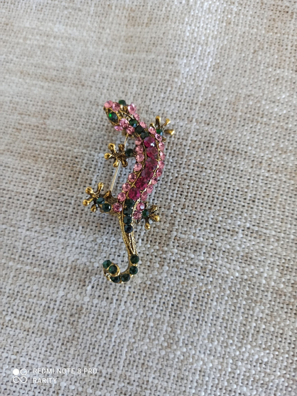 Broche lézard strass rose vert doré, bijou fantaisie gecko élégant