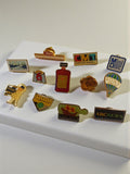 Lot 10 pin's publicitaires vintage années 80-90 TV radio boisson Sony M6