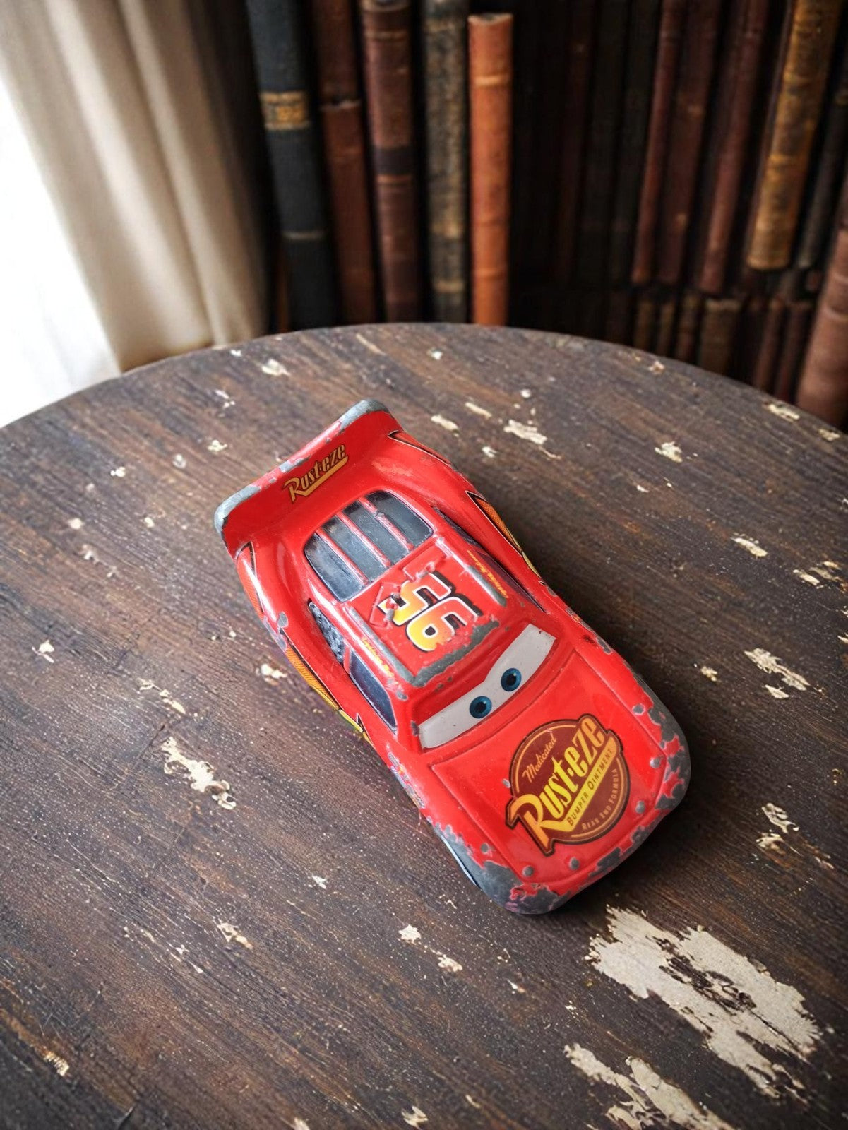 Voiture miniature Disney Cars vintage métal Flash McQueen rouge