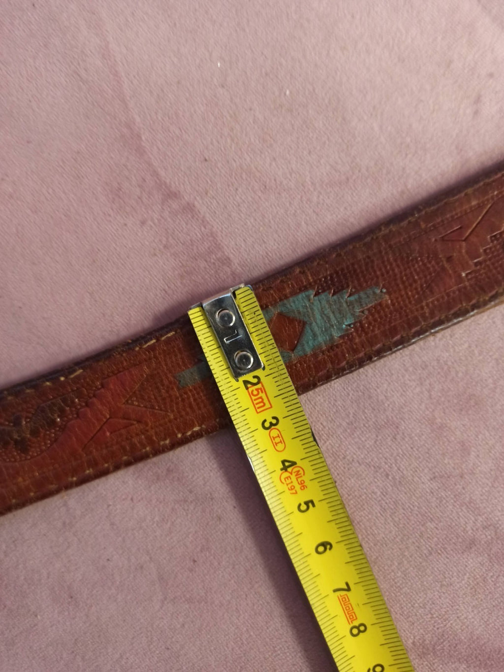 Ceinture Levis vintage cuir brun, boucle gravée rétro, accessoire ancien homme